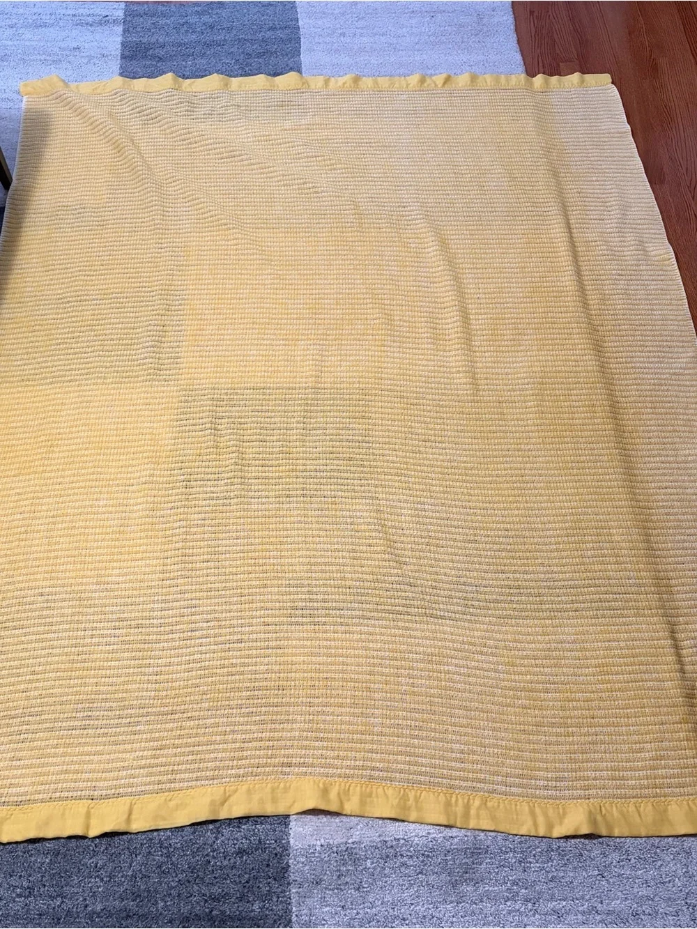 Vtg Twin Blanket Waffle Weave Satin/Nylon Trim 87x72 Yellow White Cottagecore